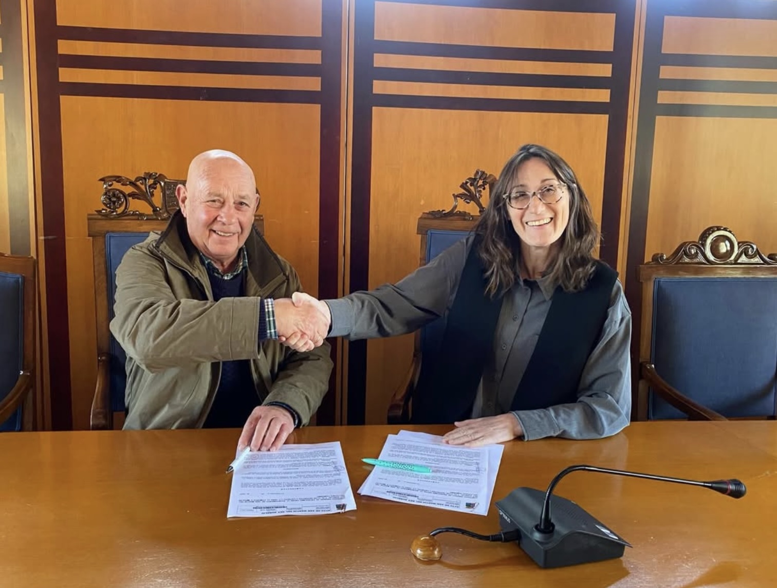 El Ayuntamiento y L’Entregu han firmado un convenio de patrocionio